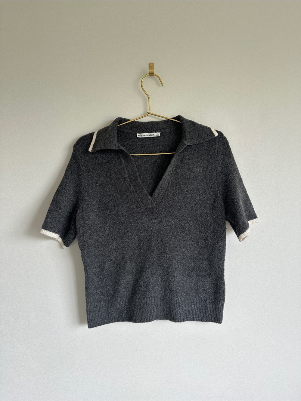 Abercrombie & Fitch Collared V-Neck Short Sleeve Sweater SIZE S